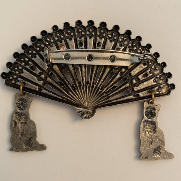Vintage Fan Shaped Brooch with Angels Butterflies & Cats - Picture 4 of 9